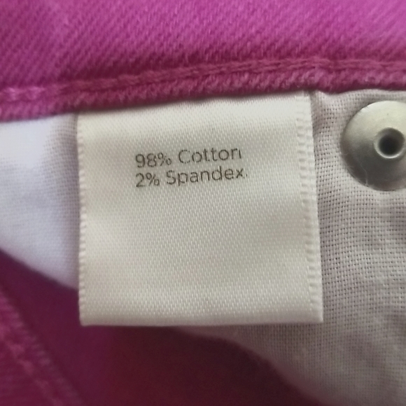 Size 5 Decree Distressed Pink Jean Shorts - Picture 4 of 4